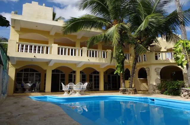 Hotel El Viejo Pirata Boca de Yuma piscina